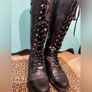 SOLD ON A DIFFERENT SITE!  Harley Davidson riding boots
